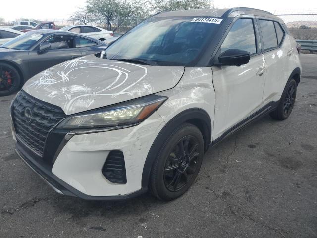  Salvage Nissan Kicks