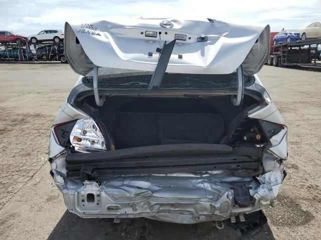 Nissan Versa S Image 8