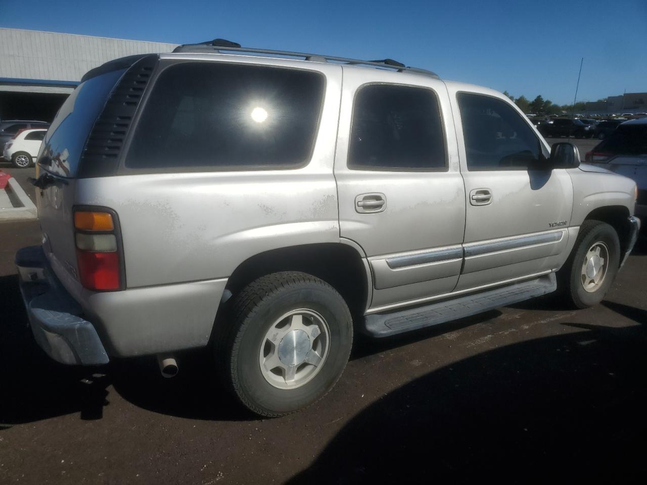 GMC Yukon Image 2