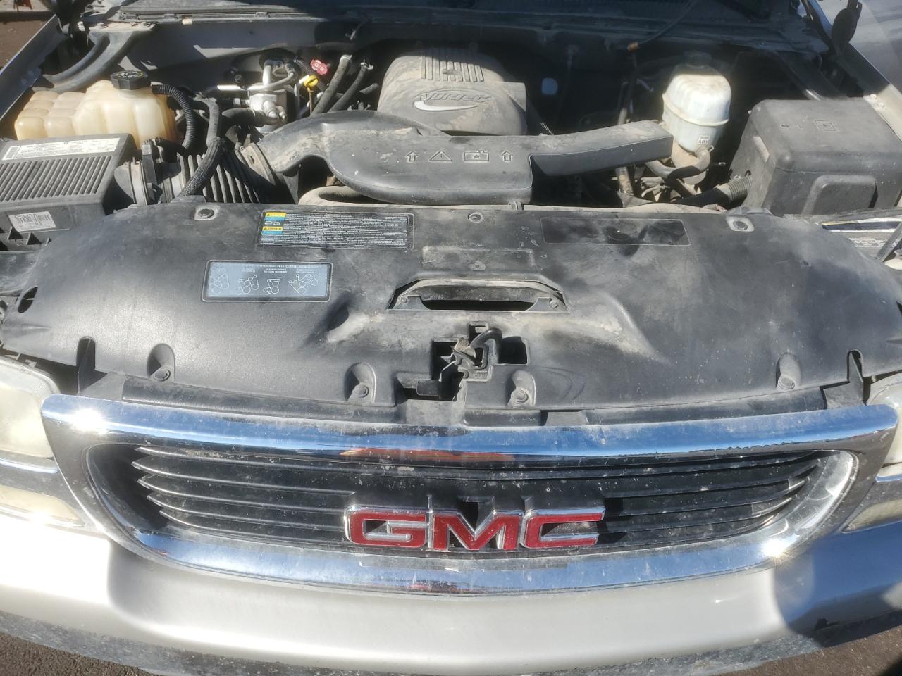 GMC Yukon Image 12
