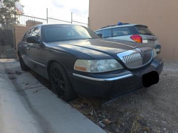  Salvage Lincoln Towncar