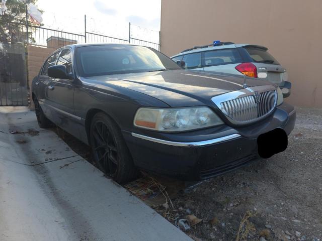  Salvage Lincoln Towncar