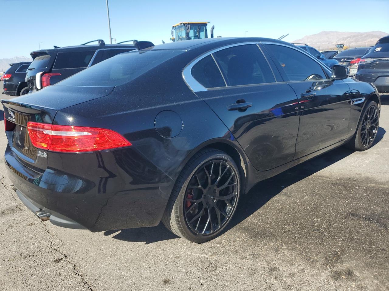 Jaguar XE Premium Image 12