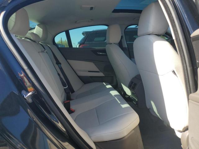 Jaguar XE Premium Image 8