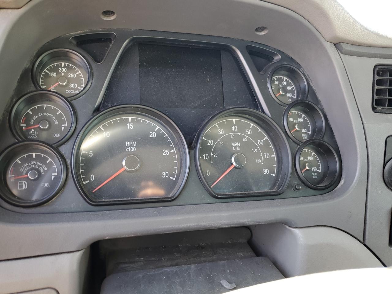 Peterbilt Tractor 579 Image 3