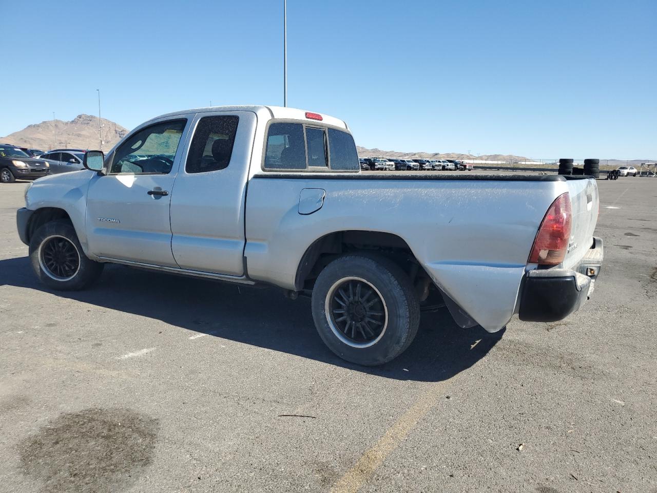 Toyota Tacoma Access Cab Image 4