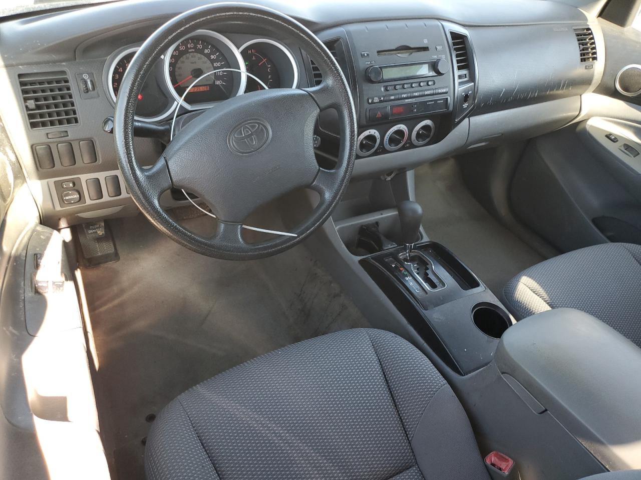 Toyota Tacoma Access Cab Image 11