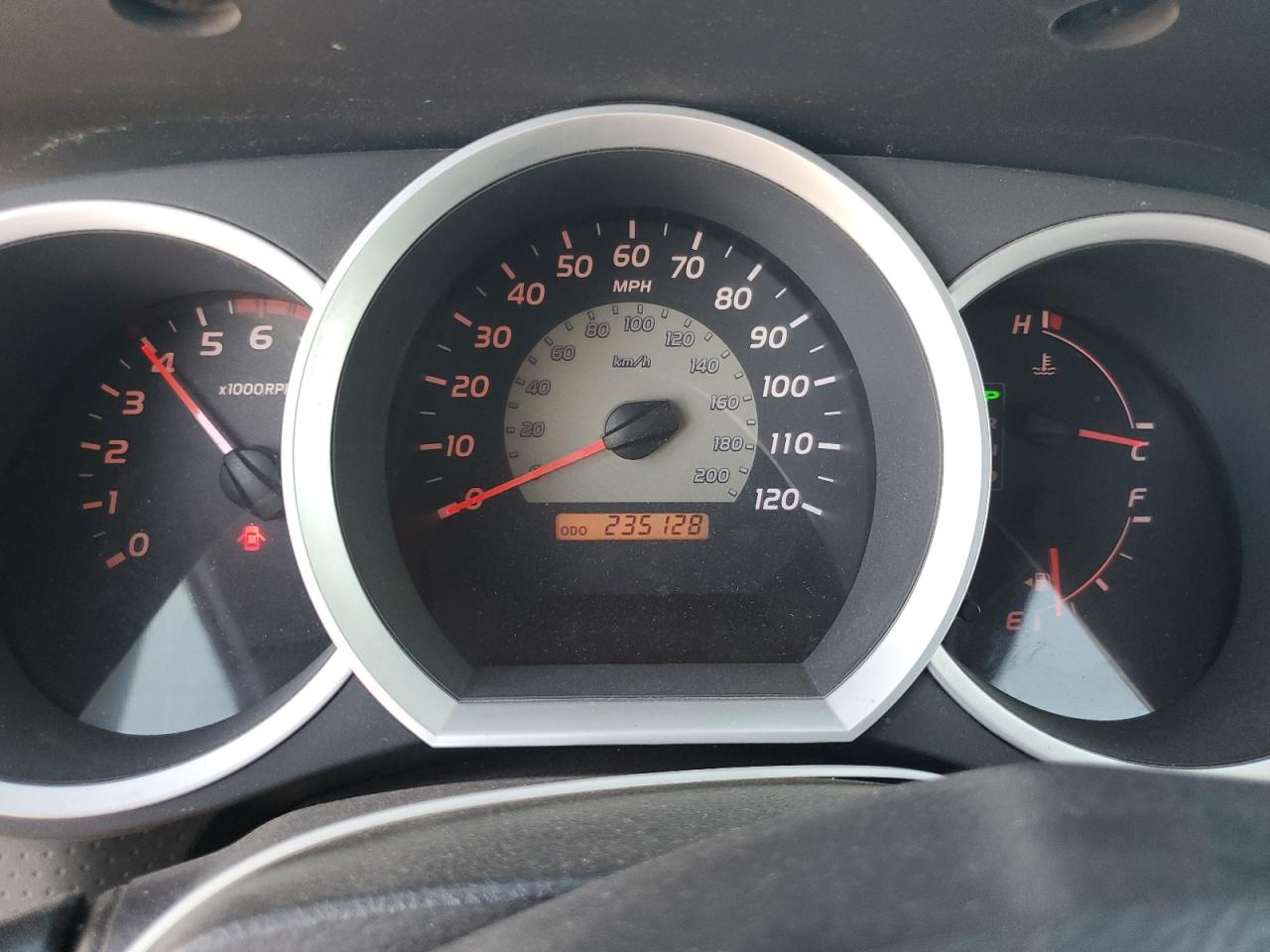 Toyota Tacoma Access Cab Image 10