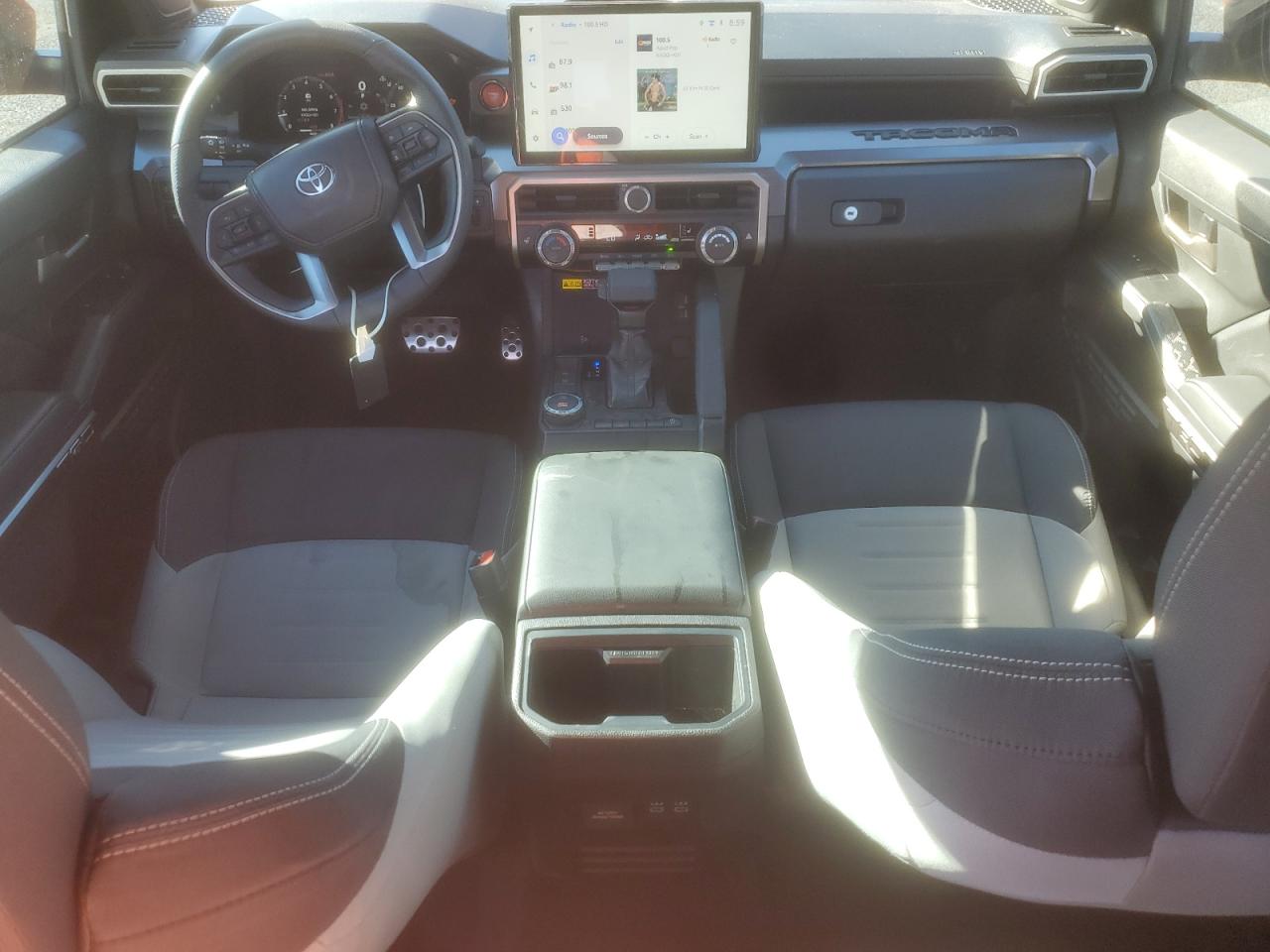 Toyota Tacoma Double Cab Image 9