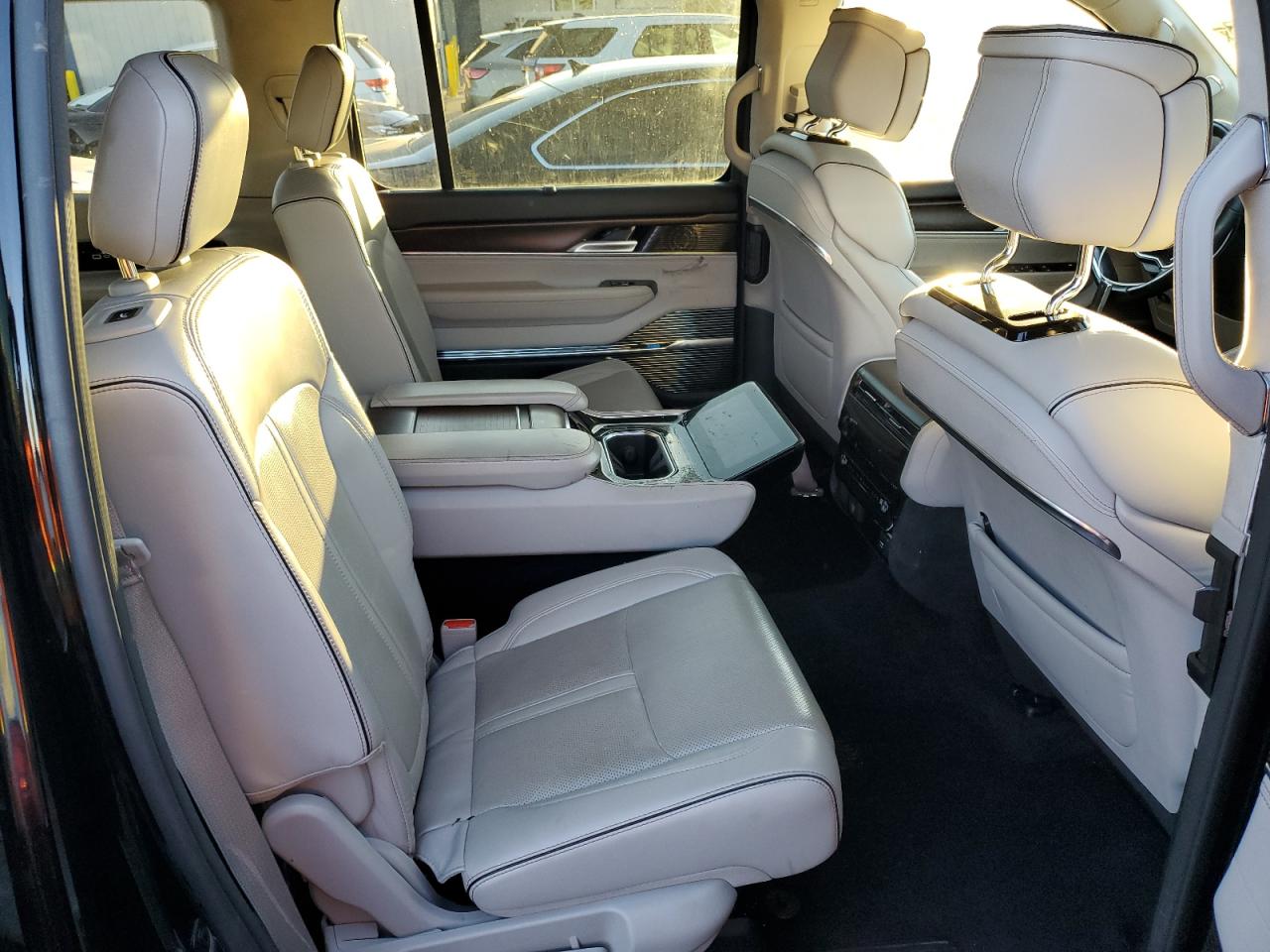 Jeep Grand Wagoneer Series Ii Image 8