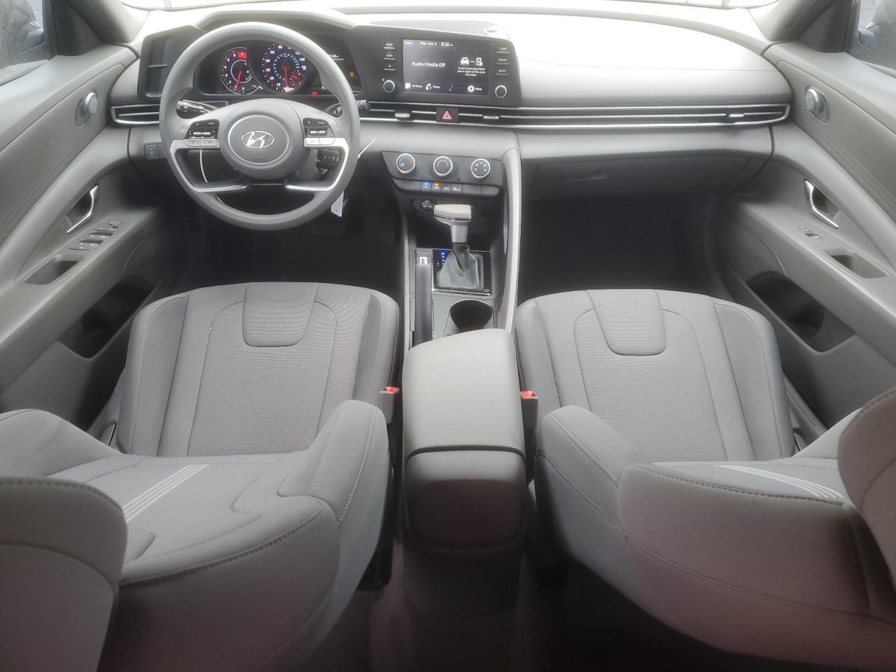 Hyundai ELANTRA Se Image 11