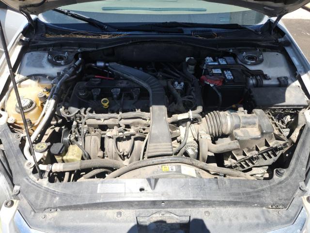 Ford Fusion S Image 12