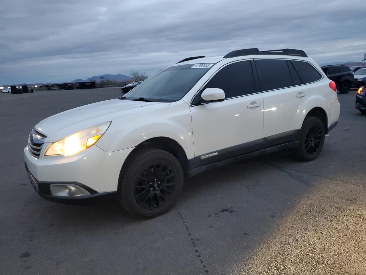 Subaru Outback 2.5i Premium Image 1