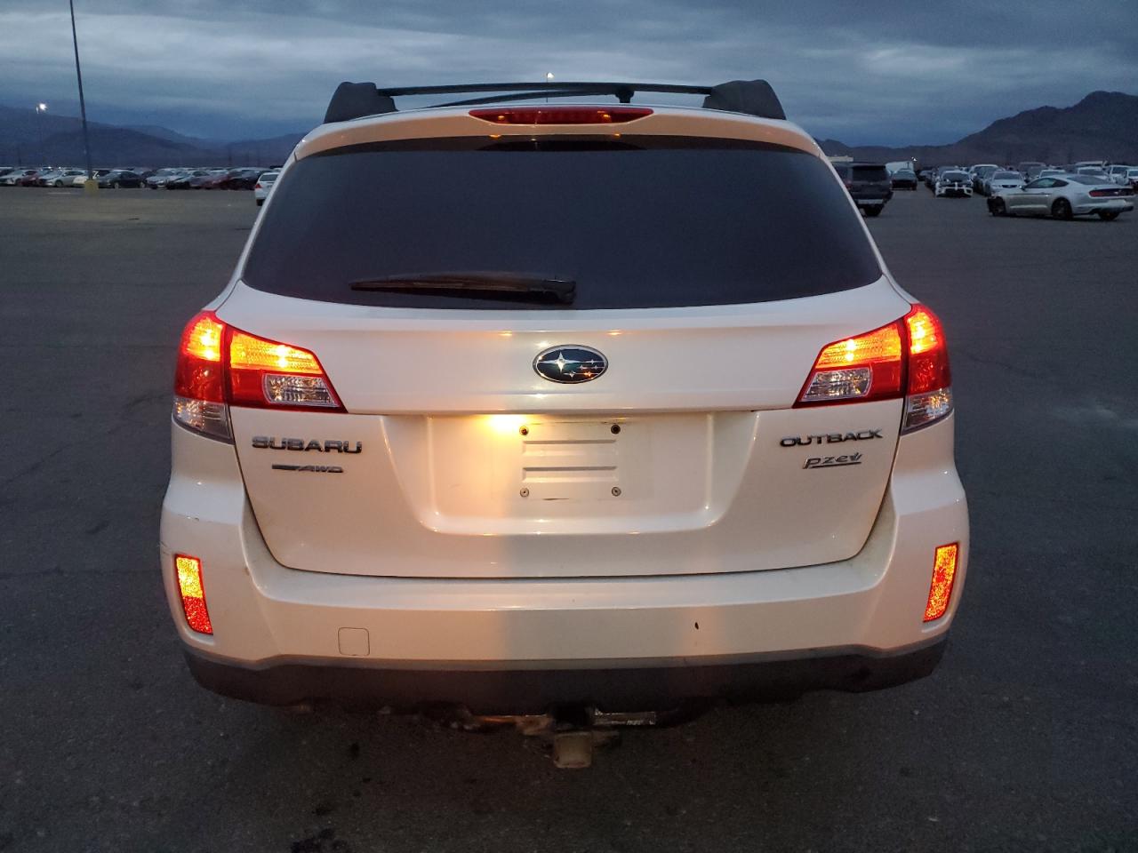 Subaru Outback 2.5i Premium Image 7