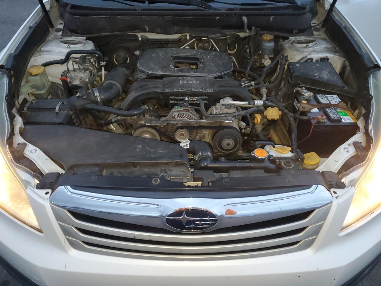 Subaru Outback 2.5i Premium Image 11
