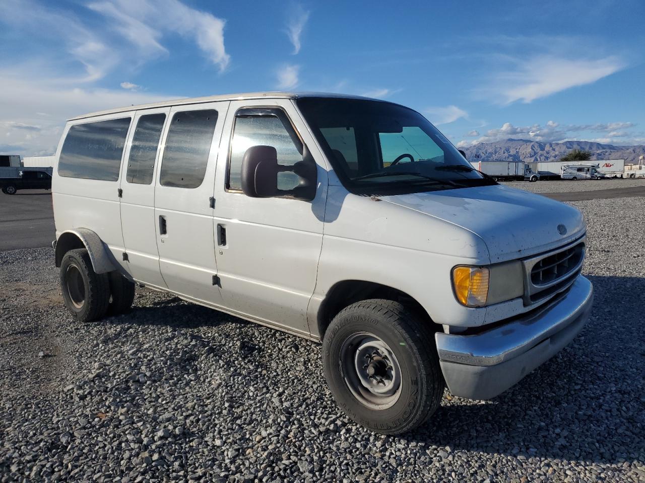 Ford Econoline E350 Super Duty Wagon Image 1