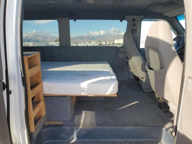 Ford Econoline E350 Super Duty Wagon Image 6