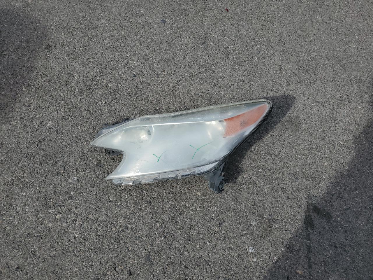 Nissan Versa S Image 8