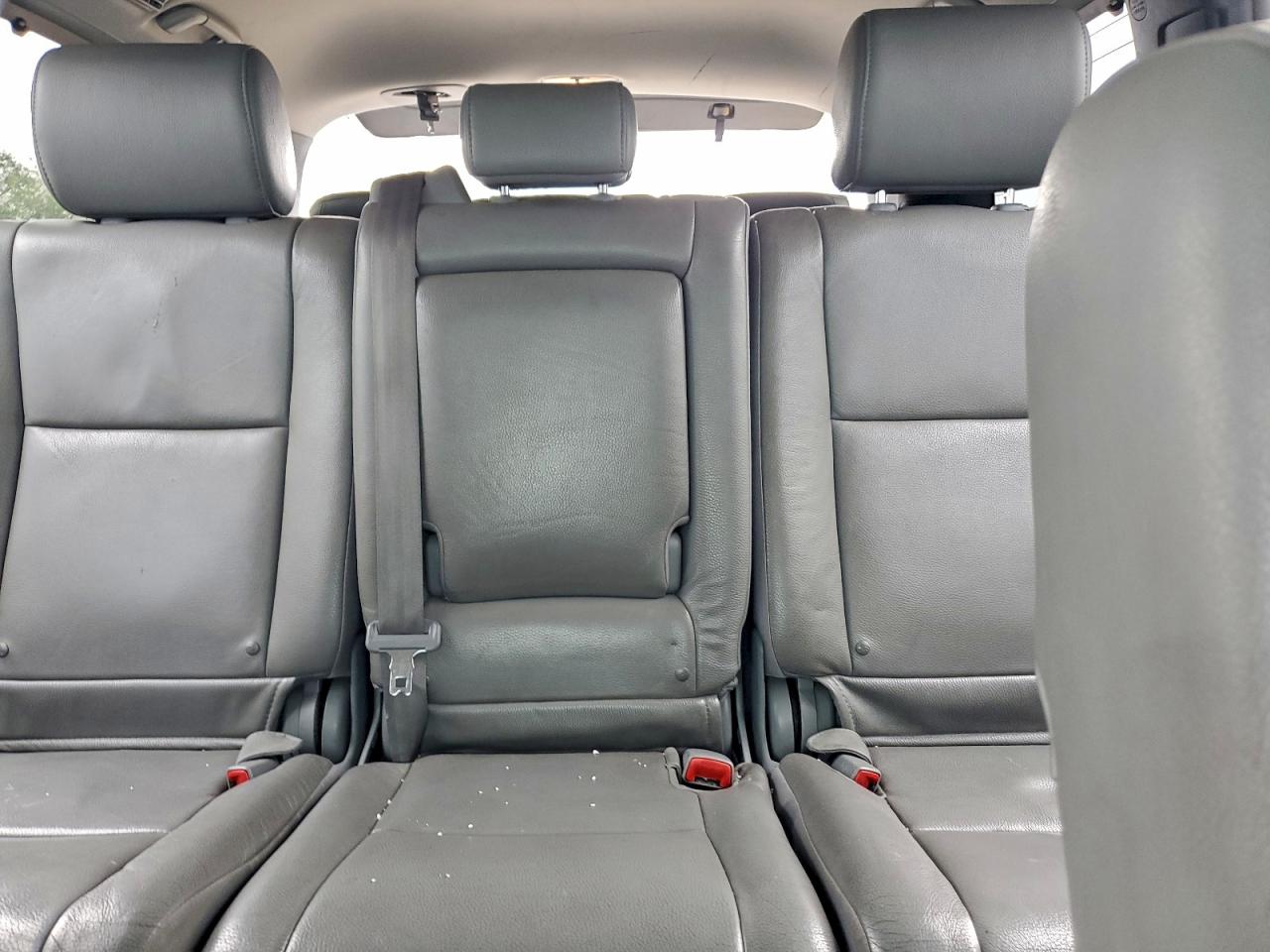 Toyota Sequoia Limited Image 7