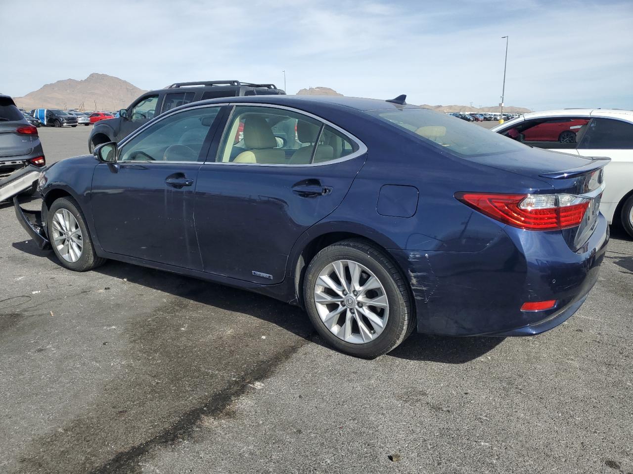 Lexus Es 300h Image 2