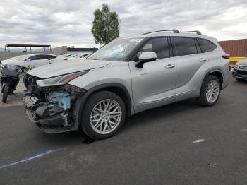  Salvage Toyota Highlander