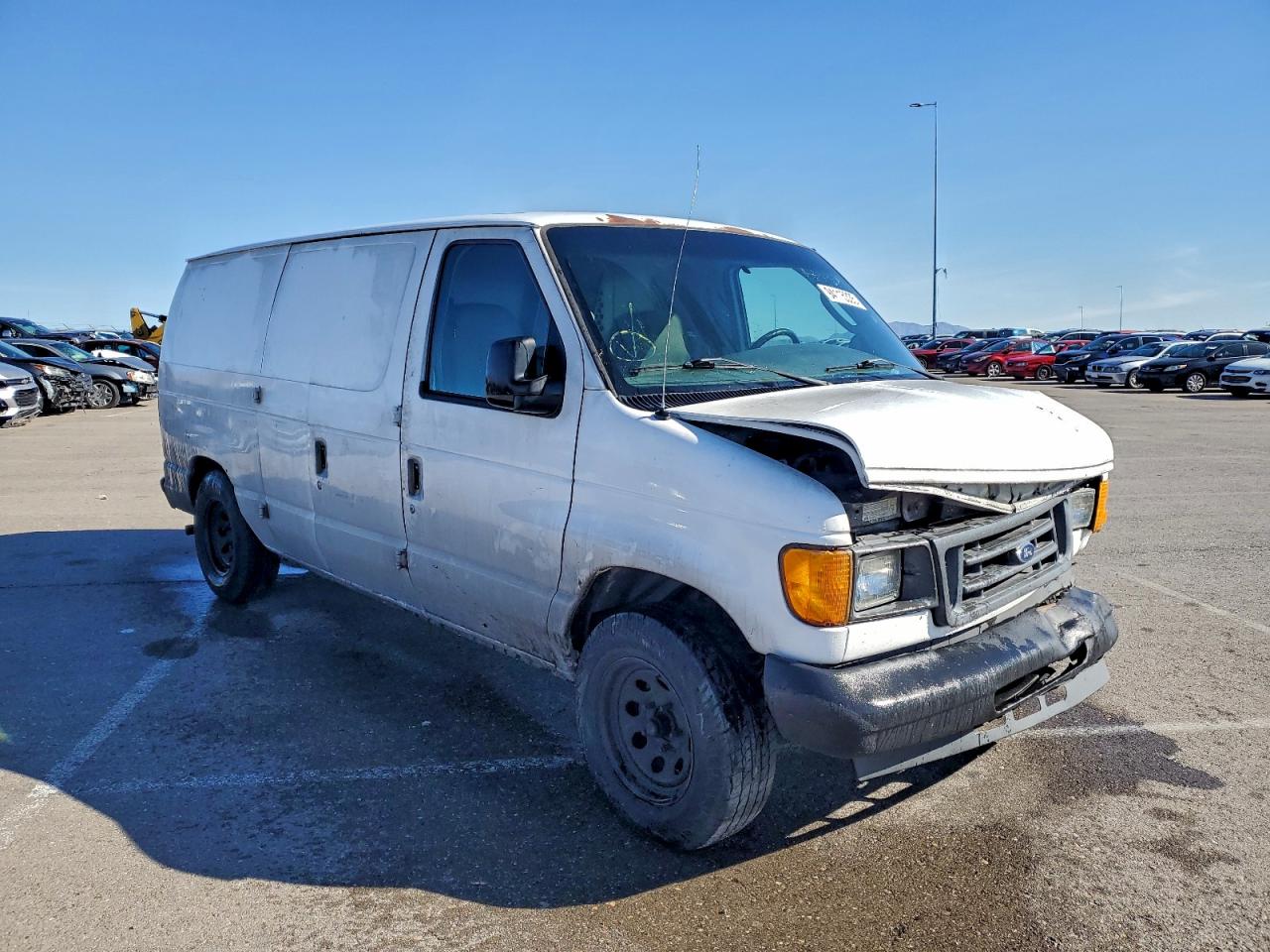 Ford Econoline E150 Van Image 4