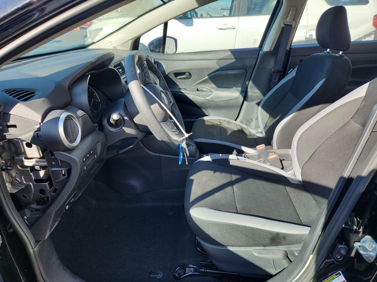 Nissan Versa S Image 3