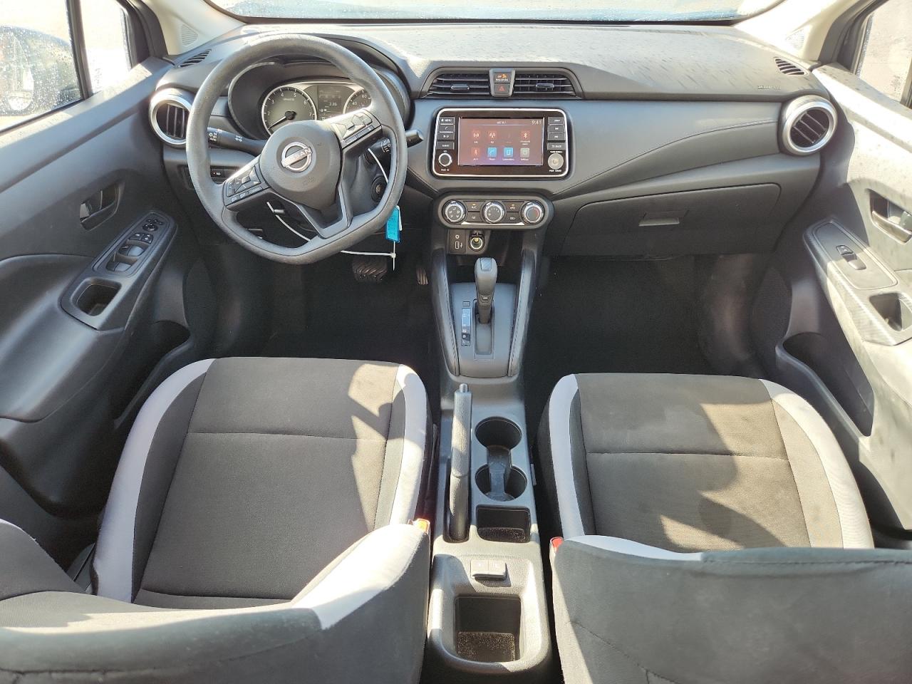 Nissan Versa S Image 7