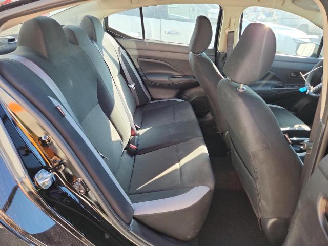 Nissan Versa S Image 8