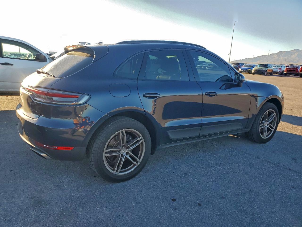 Porsche Macan Image 4