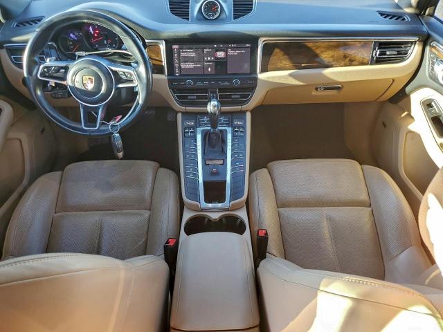 Porsche Macan Image 2