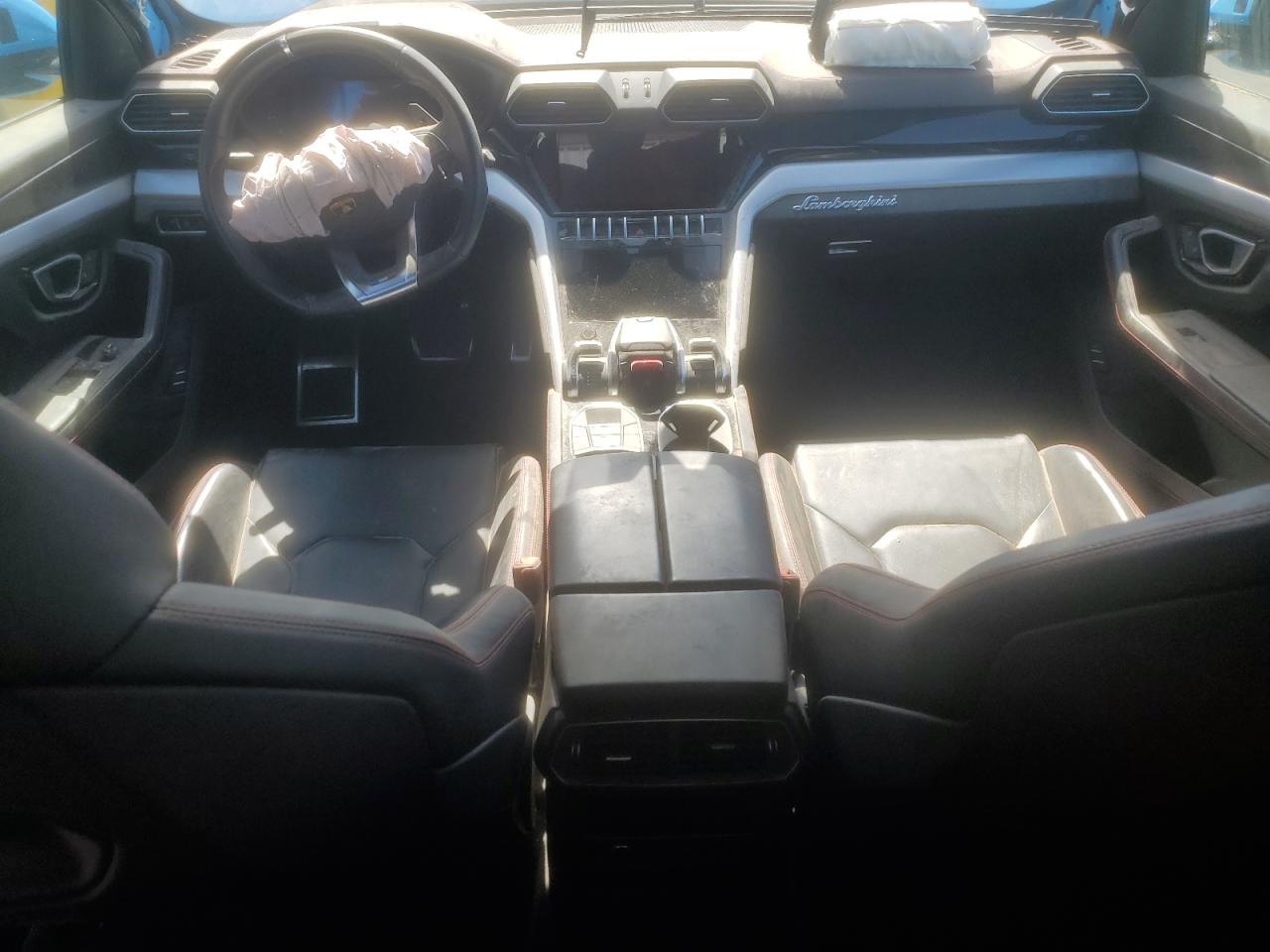 Lamborghini Urus Image 7