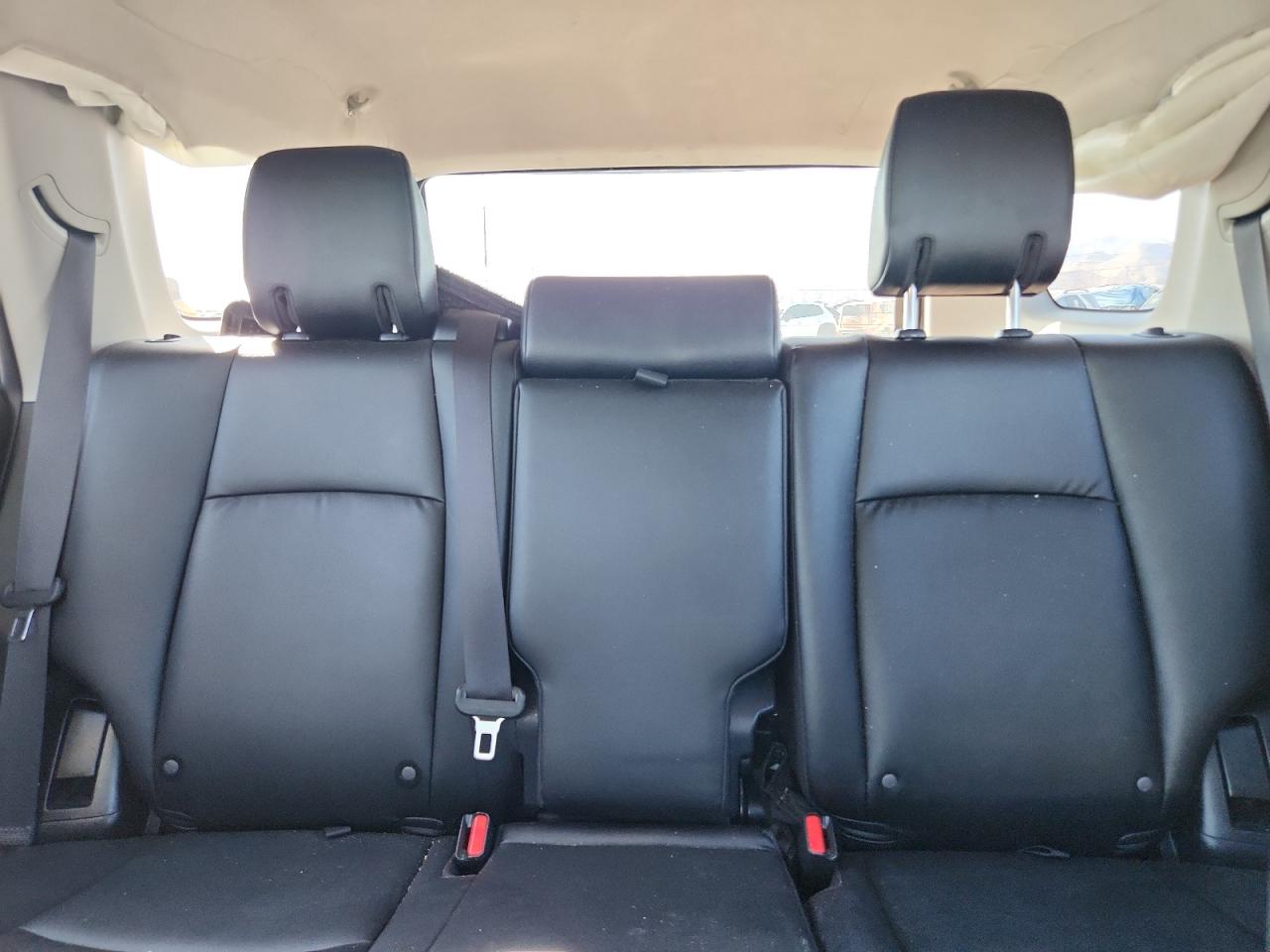 Toyota 4Runner Sr5 Premium Image 4