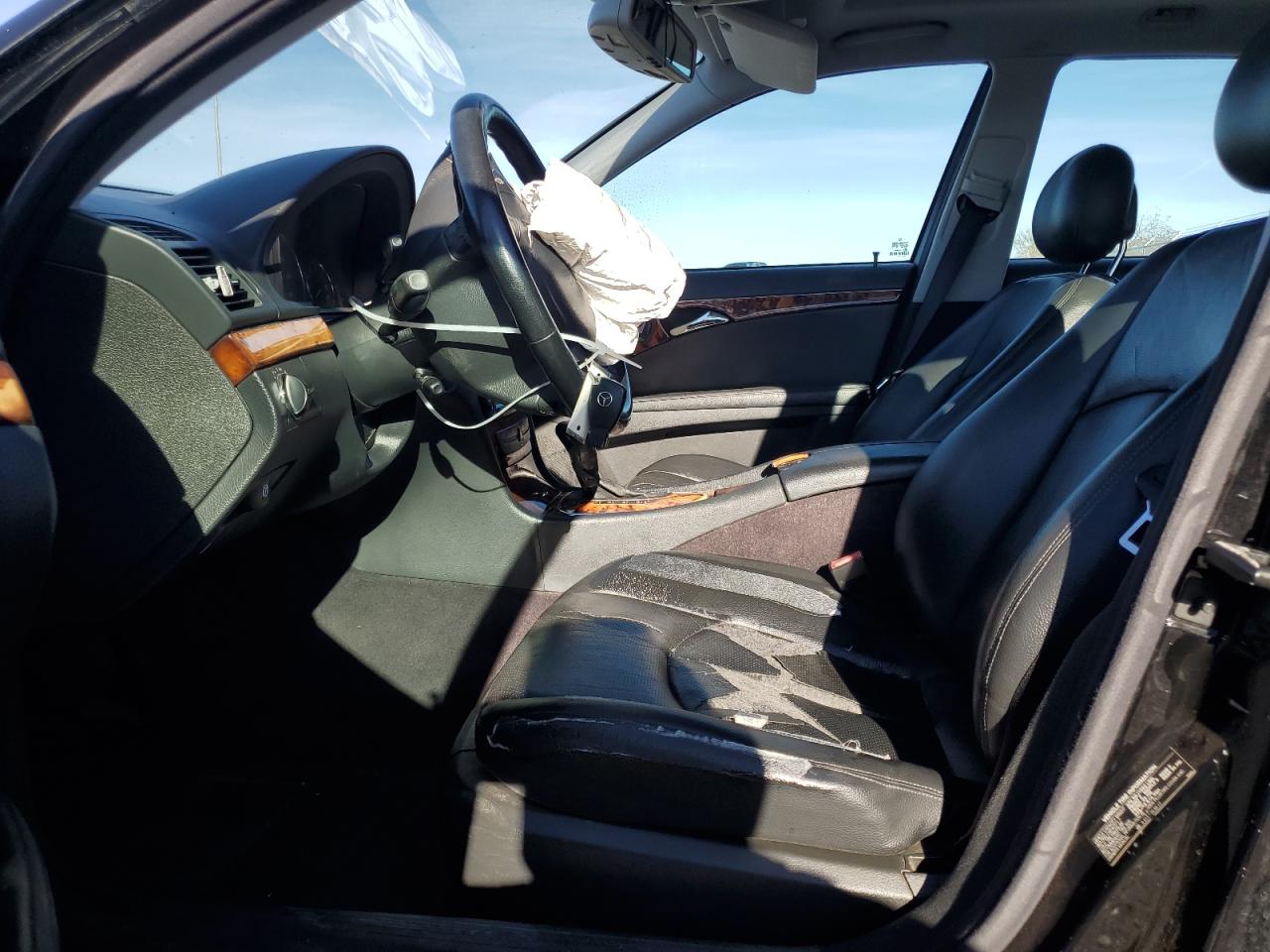 Mercedes-Benz E-Class 320 4matic Image 10