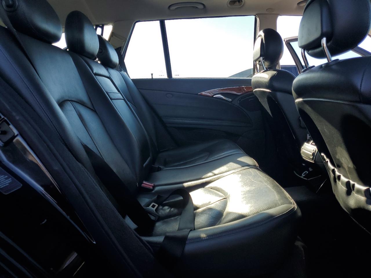 Mercedes-Benz E-Class 320 4matic Image 4