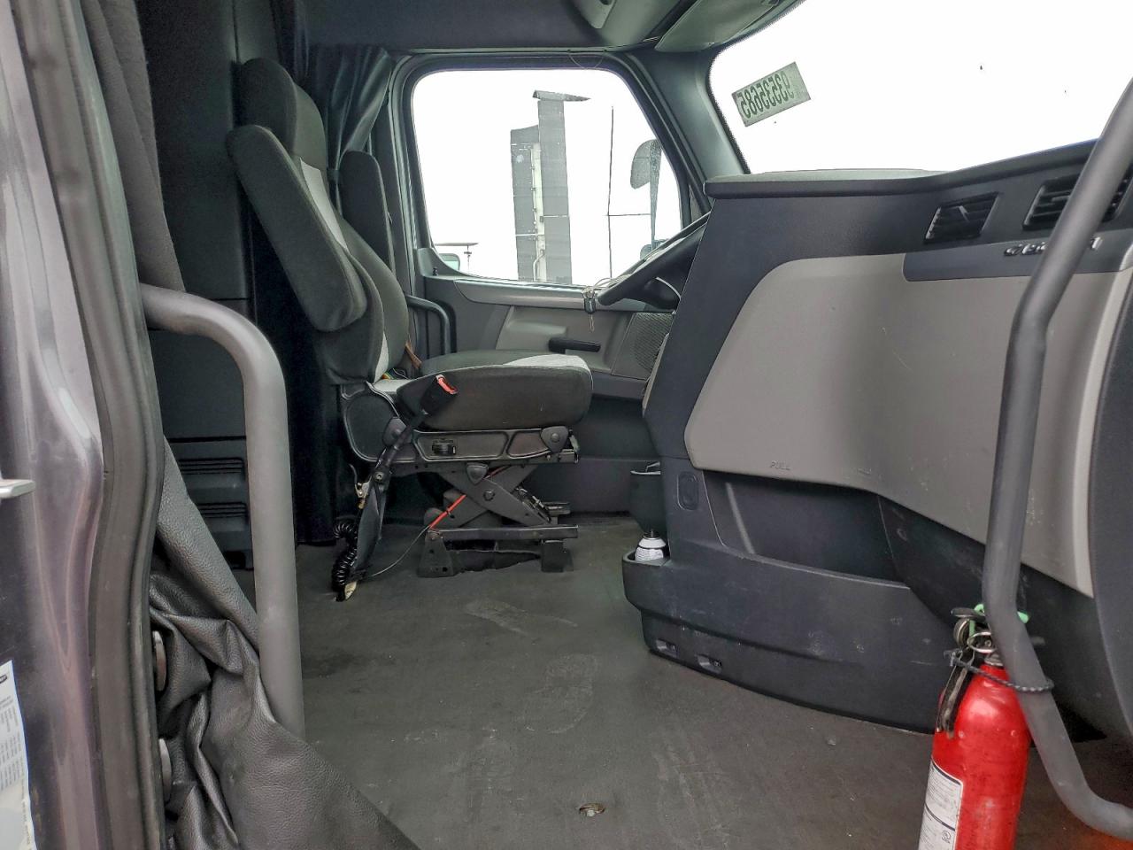 Freightliner Cascadia 1 Image 4