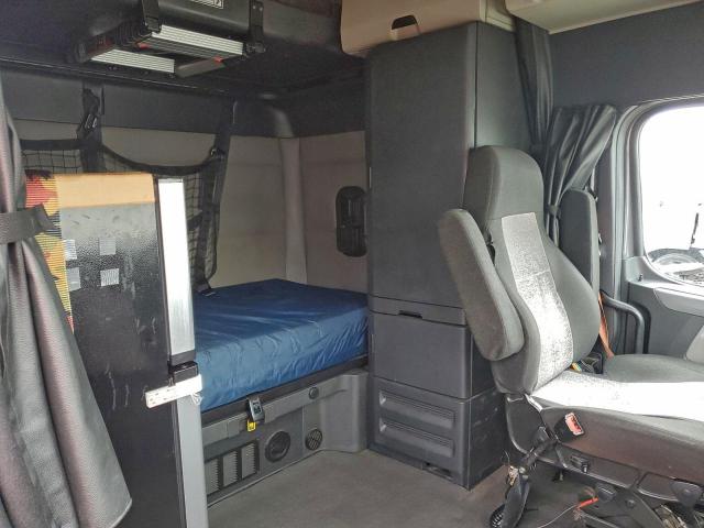 Freightliner Cascadia 1 Image 10