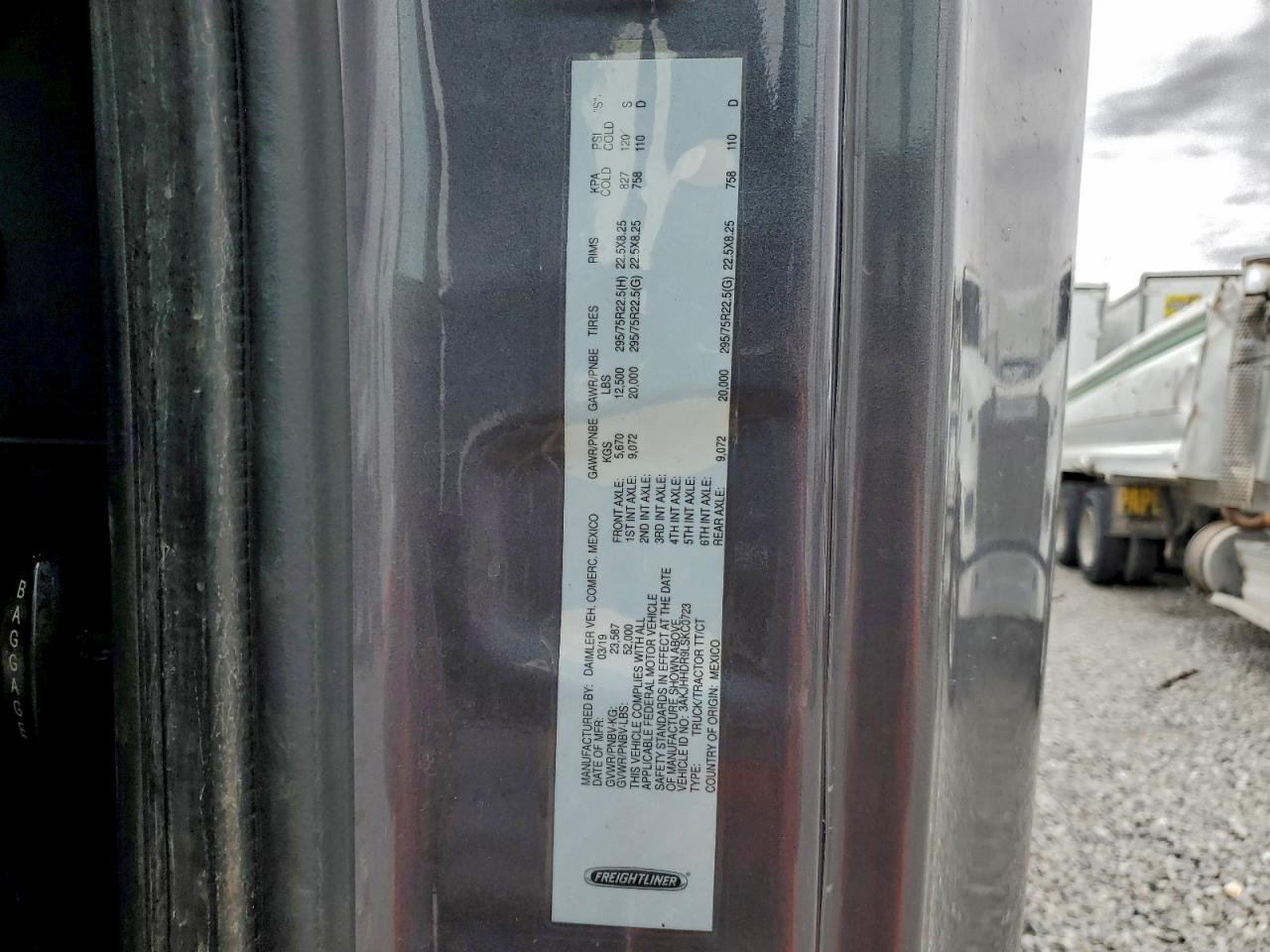 Freightliner Cascadia 1 Image 6