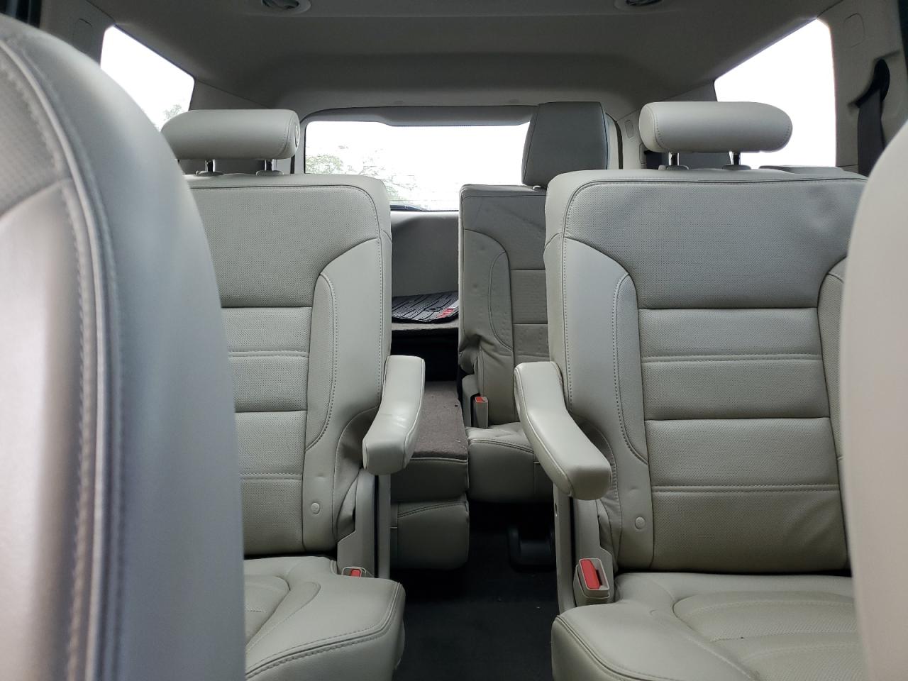 GMC Acadia Denali Image 9