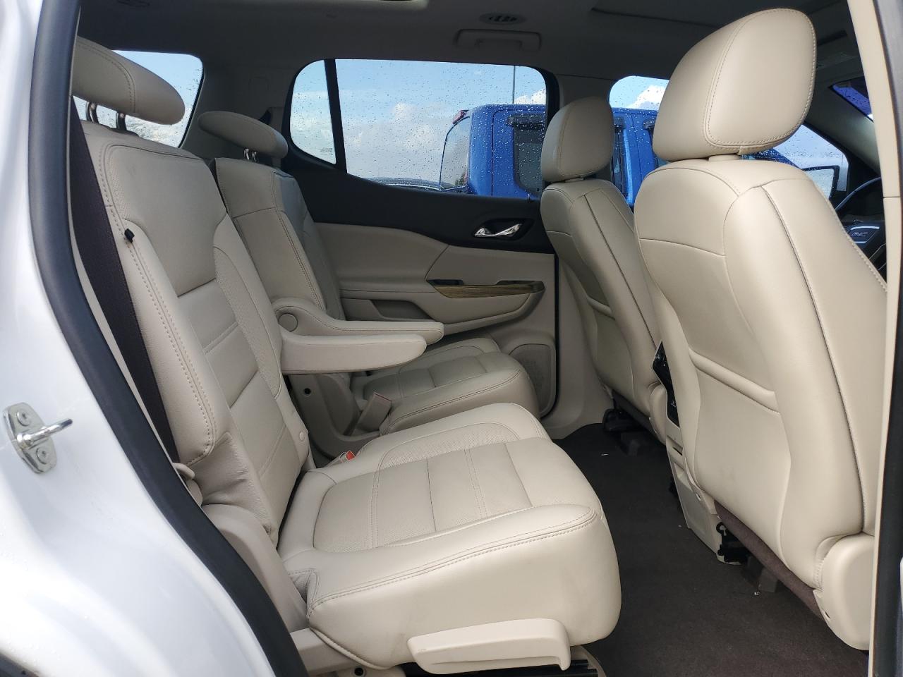 GMC Acadia Denali Image 6