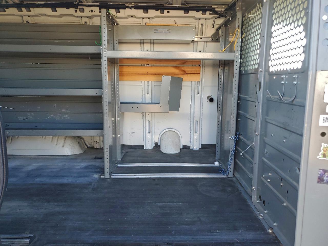 Chevrolet Express Image 6