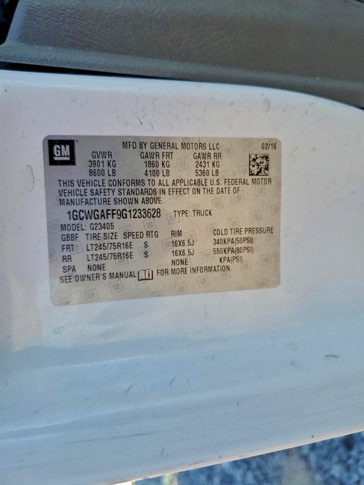 Chevrolet Express Image 2