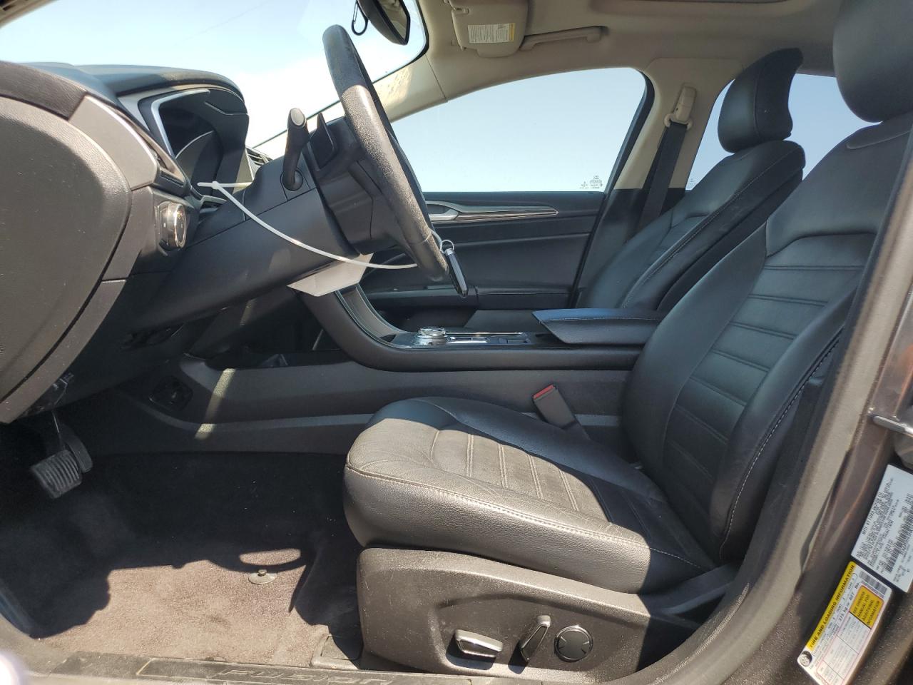 Ford Fusion Se Image 6