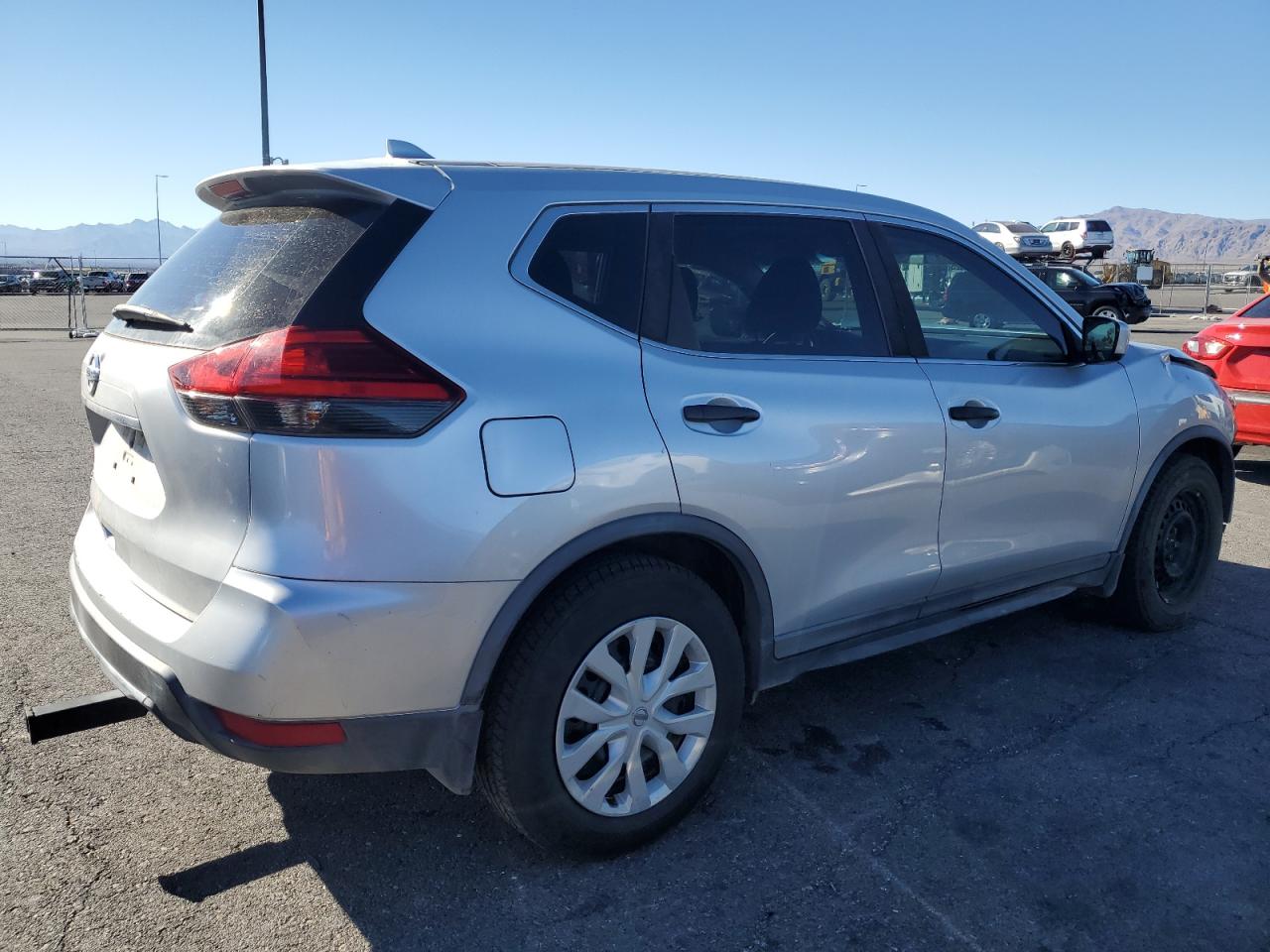 Nissan Rogue S Image 6