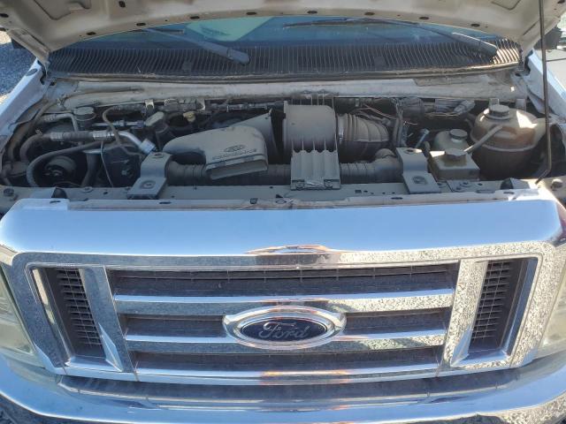 Ford Econoline E450 Super Duty Cutaway Van Image 2