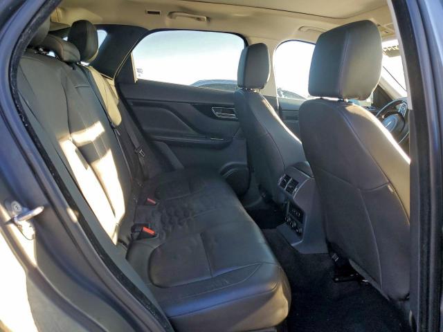 Jaguar F-PACE Premium Image 6