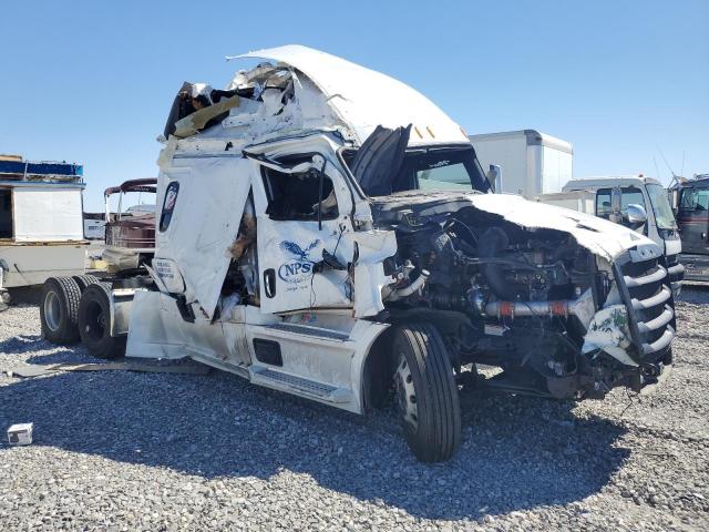  Salvage Freightliner Cascadia 1