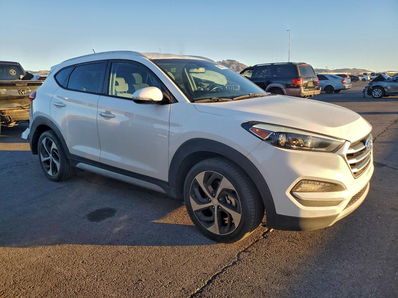 Hyundai TUCSON Limited Image 11
