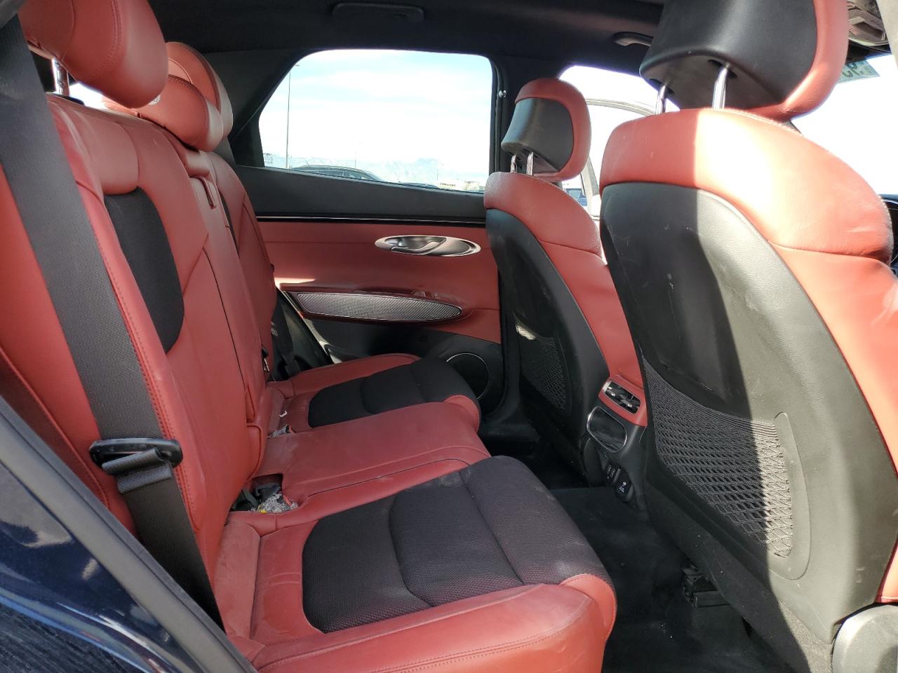 Genesis Gv70 Base Base Image 5