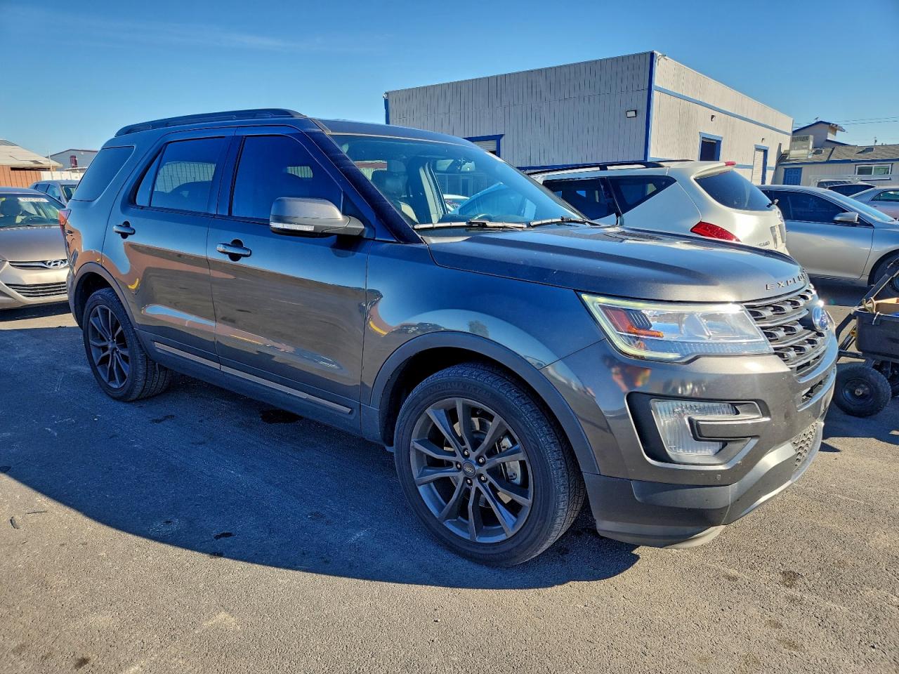 Ford Explorer Xlt Image 2